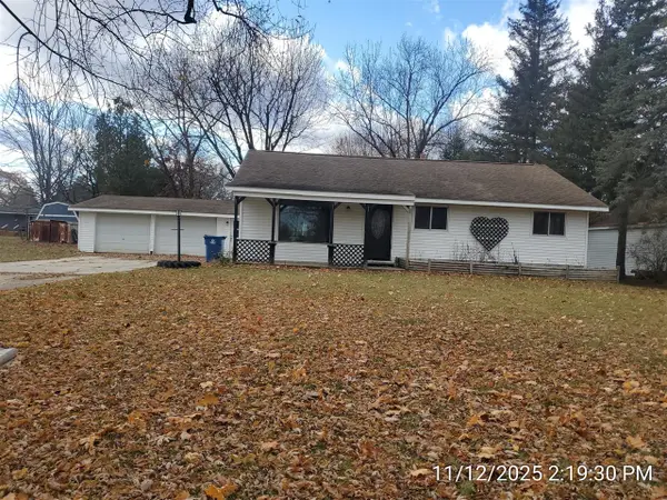825 N River, Evart, MI 49631