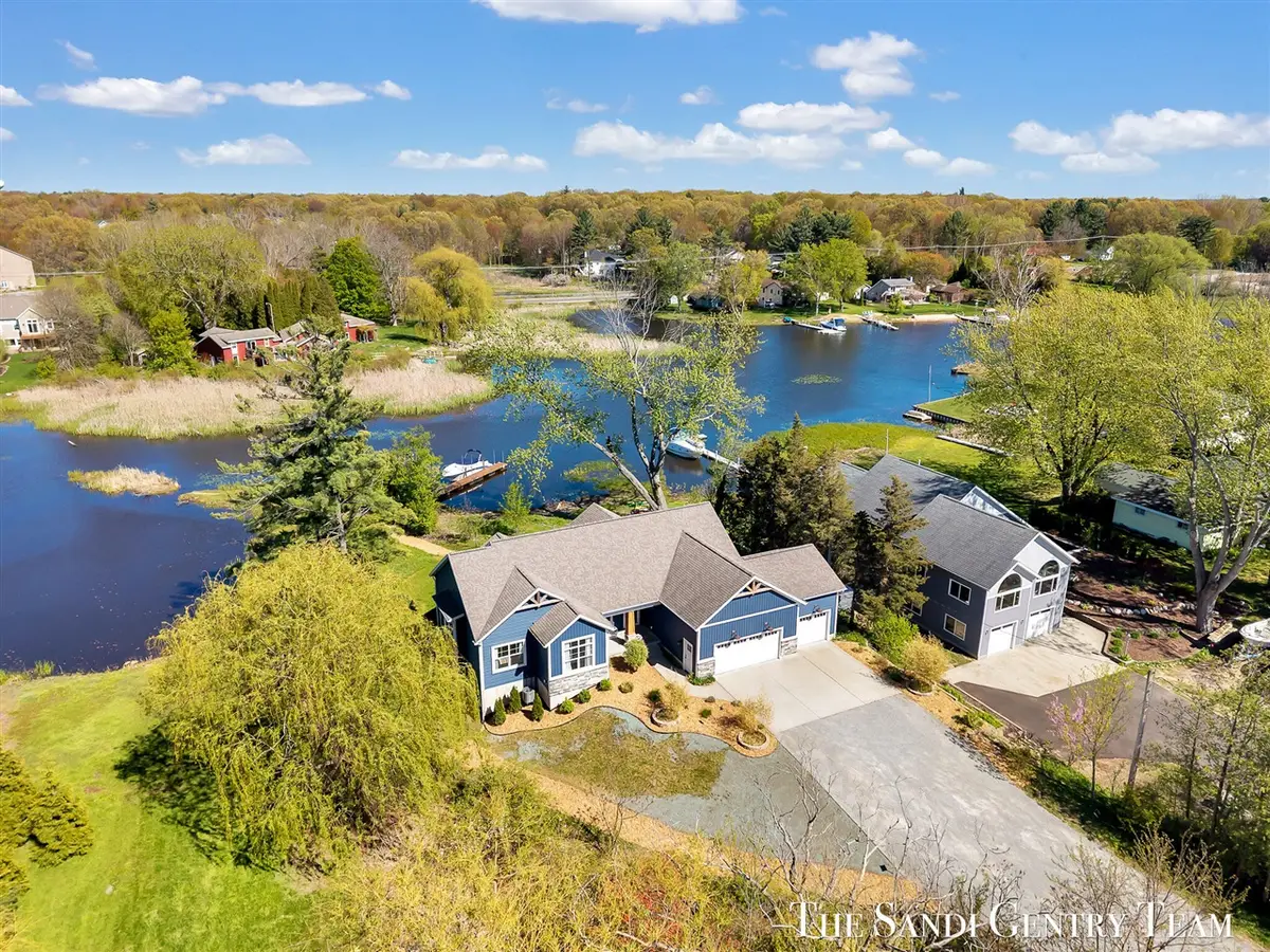 17940 Cove, Spring Lake, MI 49456 - #1