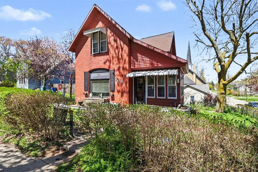 306 5th, Manistee, MI 49660 - #2