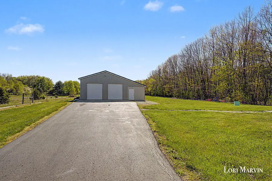 9872 N Amble, Howard City, MI 49329 - #3