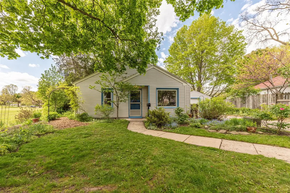 1807 Hiawatha, Ann Arbor, MI 48105 - #1