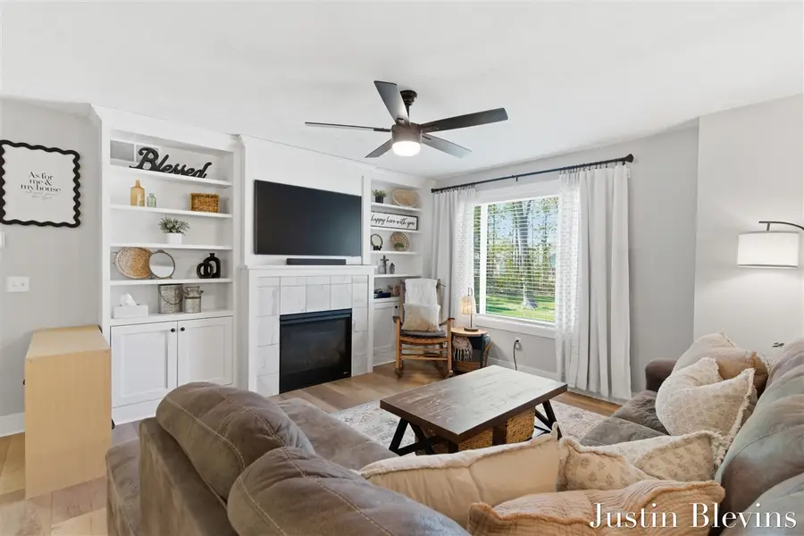 120 E 40th, Holland, MI 49423 - #2