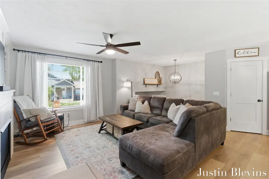 120 E 40th, Holland, MI 49423 - #3