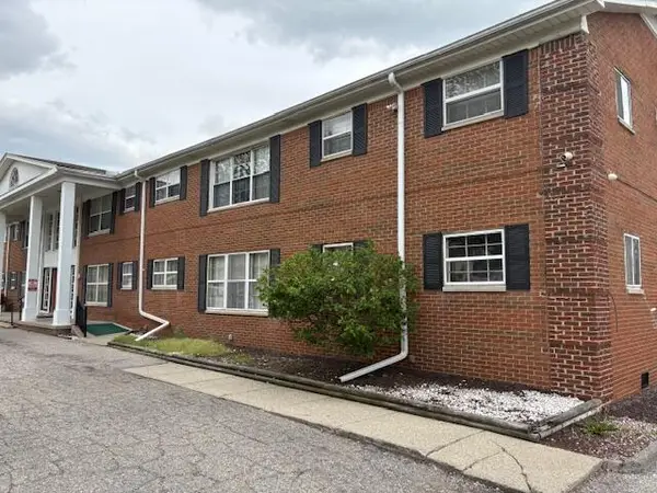 25301 Five Mile #101, Redford, MI 48239
