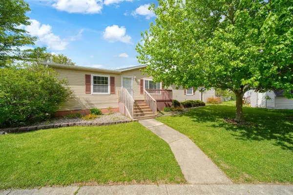 704 Hidden River, Adrian, MI 49221