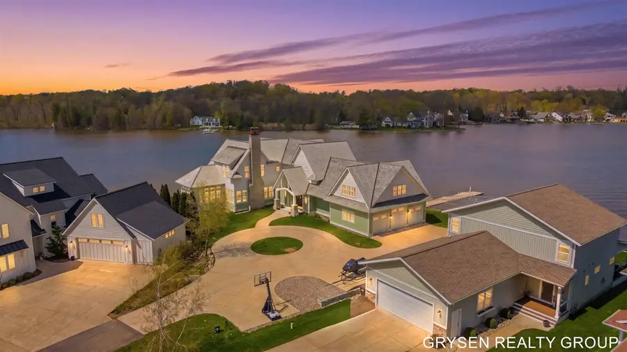 511 N Lake, Caledonia, MI 49316 - #2