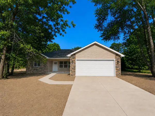 2771 Gady Pines, Adrian, MI 49221
