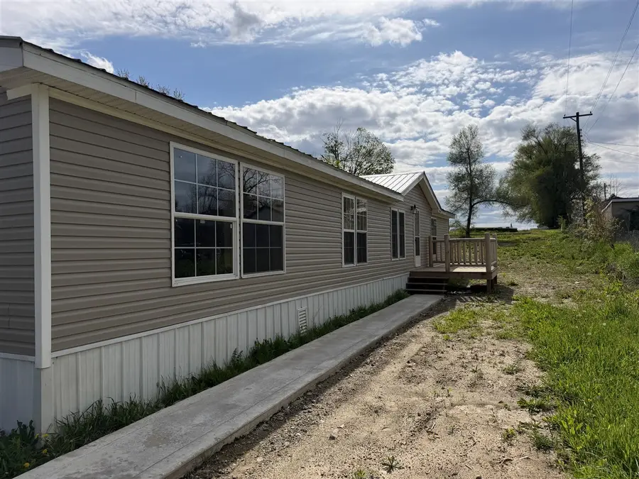1040 Main, Montgomery, MI 49255 - #2