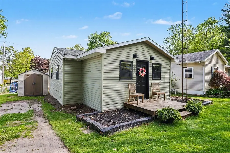 714 Polis, Buchanan, MI 49107 - #3