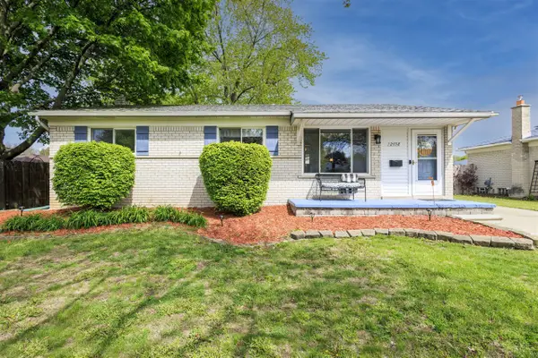 2458 Milverton, Troy, MI 48083