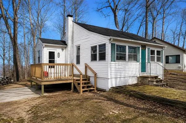 211 North, Brooklyn, MI 49230