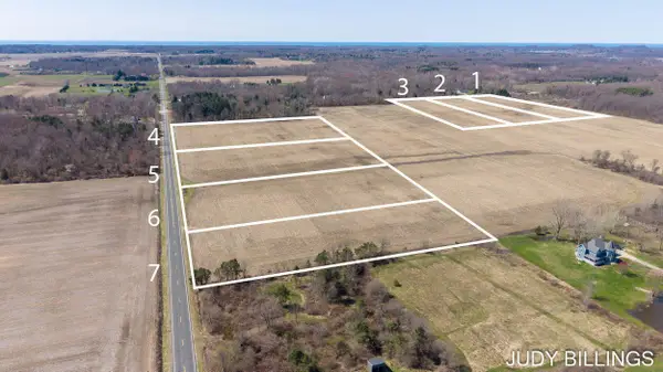 127th, Fennville, MI 49408
