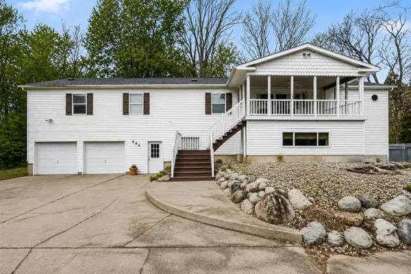 484 Blue Star, South Haven, MI 49090