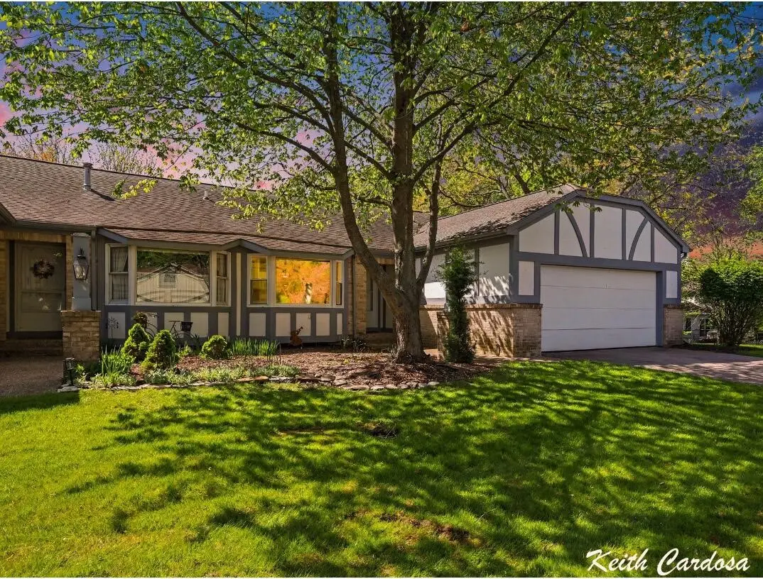 3119 W Maple Villa, Grand Rapids, MI 49508 - #1