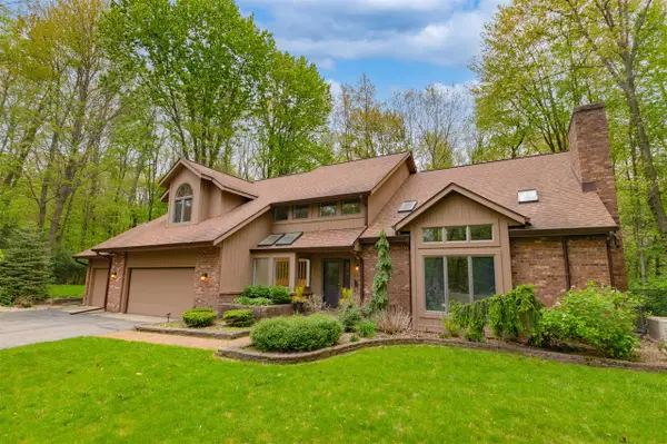 7170 Hawthorn Valley, Kalamazoo, MI 49009