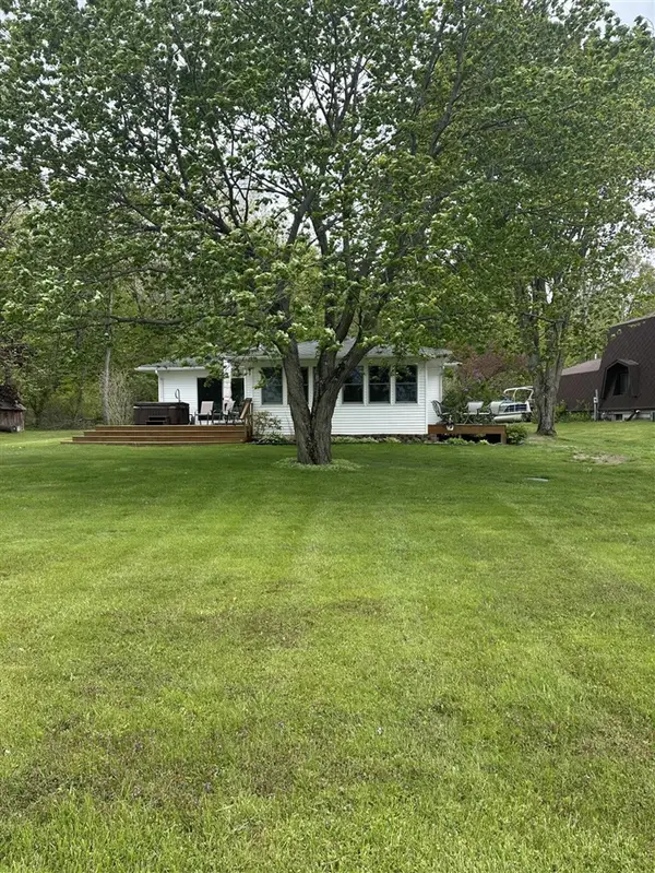 2611 Nottawa Lake, Marshall, MI 49068