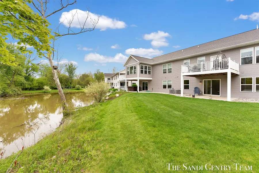 562 Riverbank #15, Zeeland, MI 49464 - #2