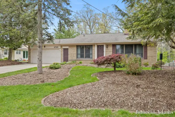 4726 Poinsettia, Grand Rapids, MI 49508