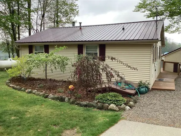 302 & 304 Eastland, LeRoy, MI 49655