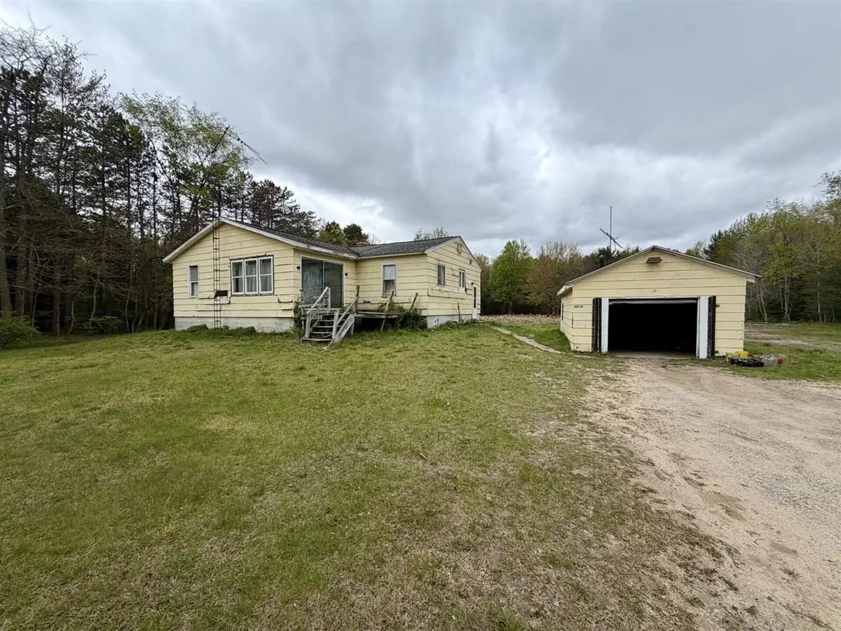 2214 E Mount Garfield, Muskegon, MI 49444 - #1