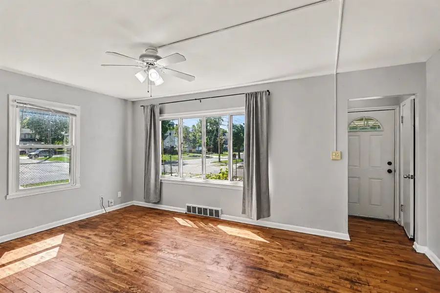 902 W Lapeer, Lansing, MI 48915 - #2