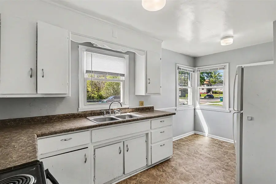 902 W Lapeer, Lansing, MI 48915 - #3