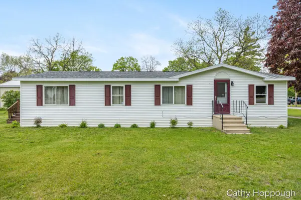 153 Baldwin, Lyons, MI 48851