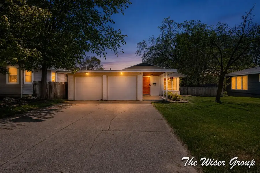 1742 Boston, Grand Rapids, MI 49506 - #2
