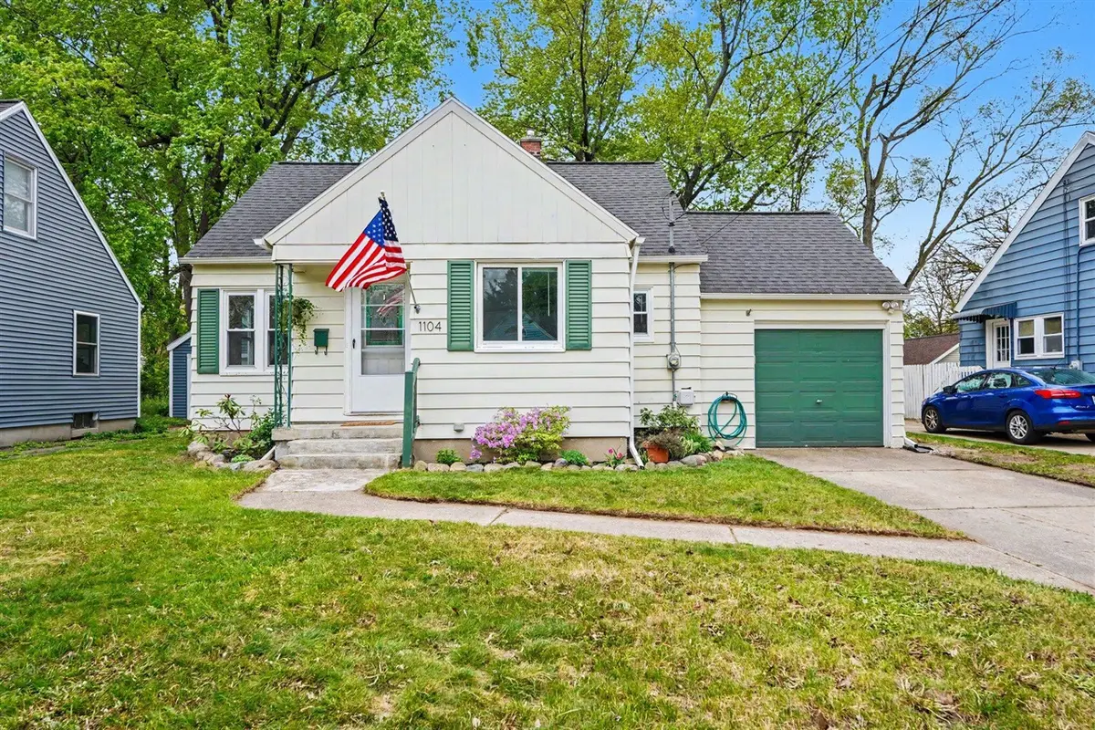1104 Hoyt, Grand Rapids, MI 49507 - #1