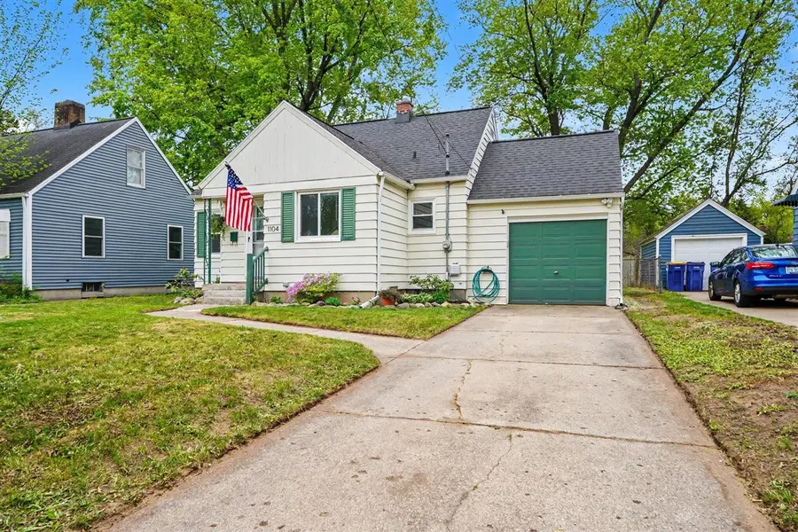 1104 Hoyt, Grand Rapids, MI 49507 - #2