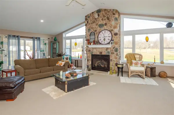 31643 Frost, Dowagiac, MI 49047