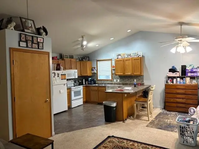 532 W Main, Hartford, MI 49057 - #3