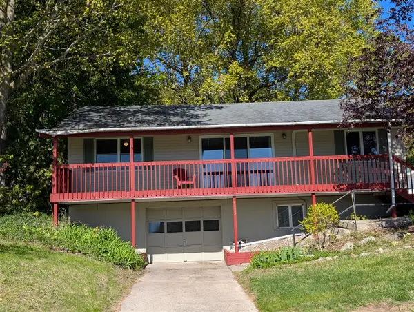 4835 1st, New Era, MI 49446