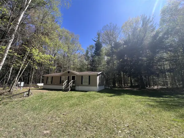 5932 E Partridge, Newaygo, MI 49337