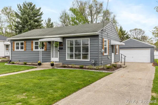 4326 Michael, Wyoming, MI 49509