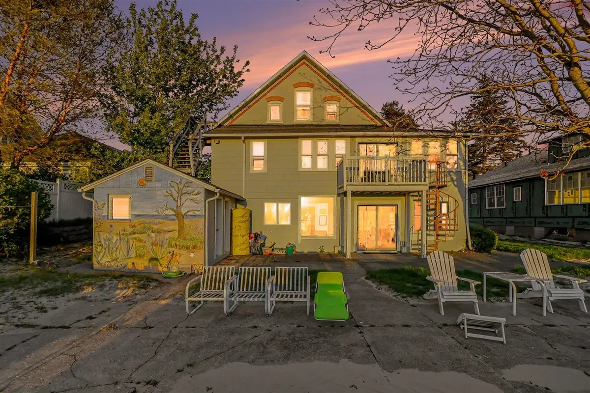 409 N Shore, South Haven, MI 49090 - #1