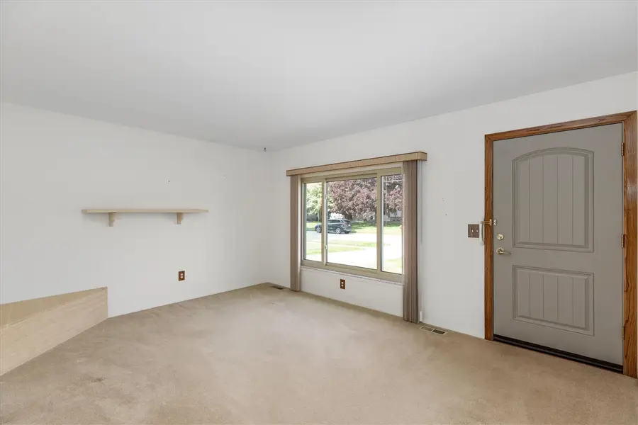 43998 Leonardo, Sterling Heights, MI 48313 - #3
