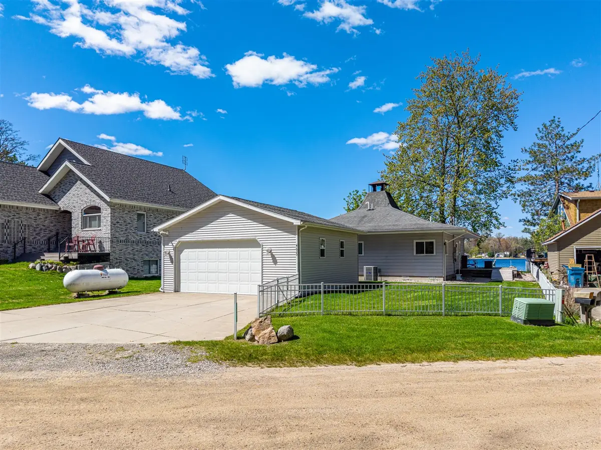 4625 Lake Resort, Gladwin, MI 48624 - #1