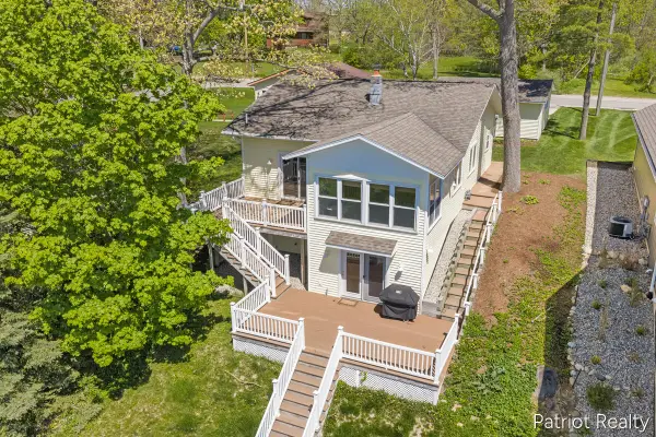 6702 W Lake, Fremont, MI 49412