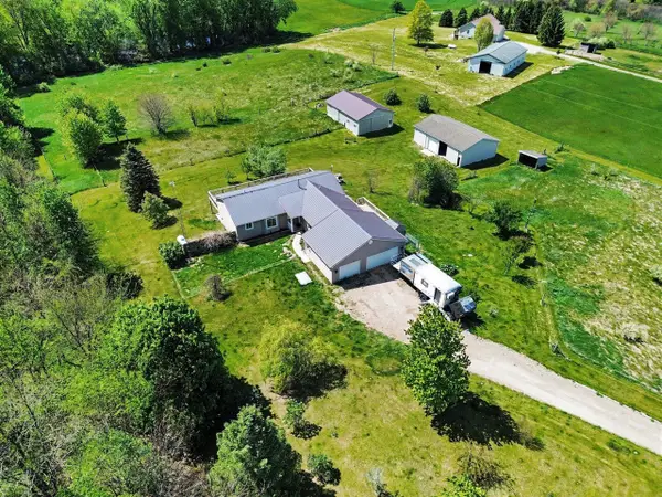 6540 Peckins, Manchester, MI 48158