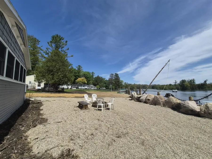 136 Pleasant, Six Lakes, MI 48886 - #3