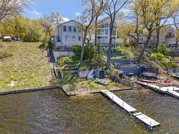 6590 Academy, Brighton, MI 48116