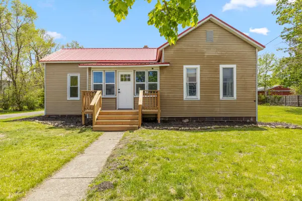156 W Beech, Cedar Springs, MI 49319