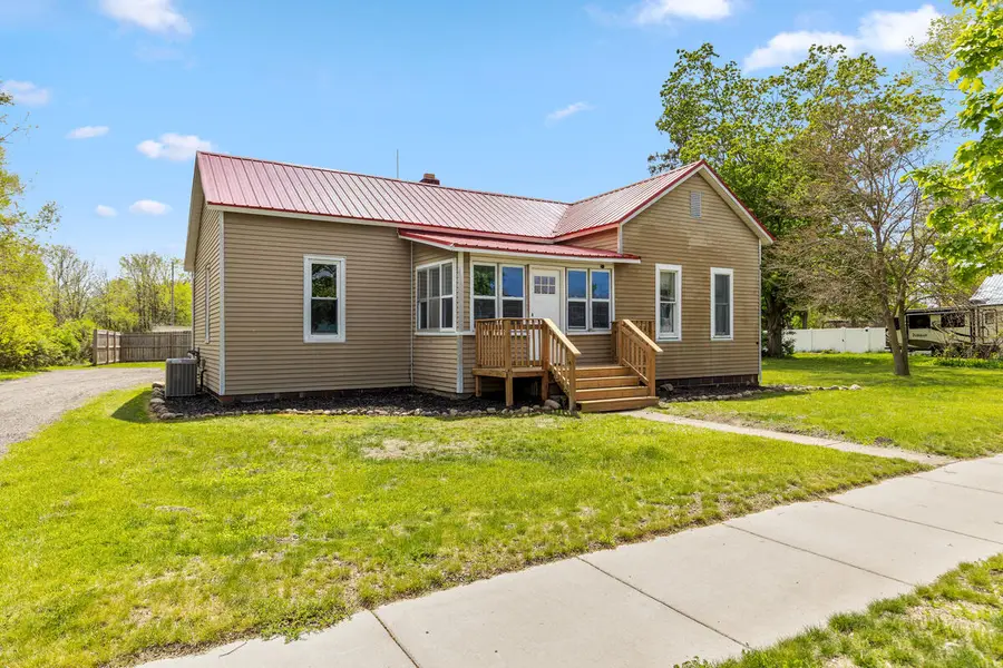 156 W Beech, Cedar Springs, MI 49319 - #2