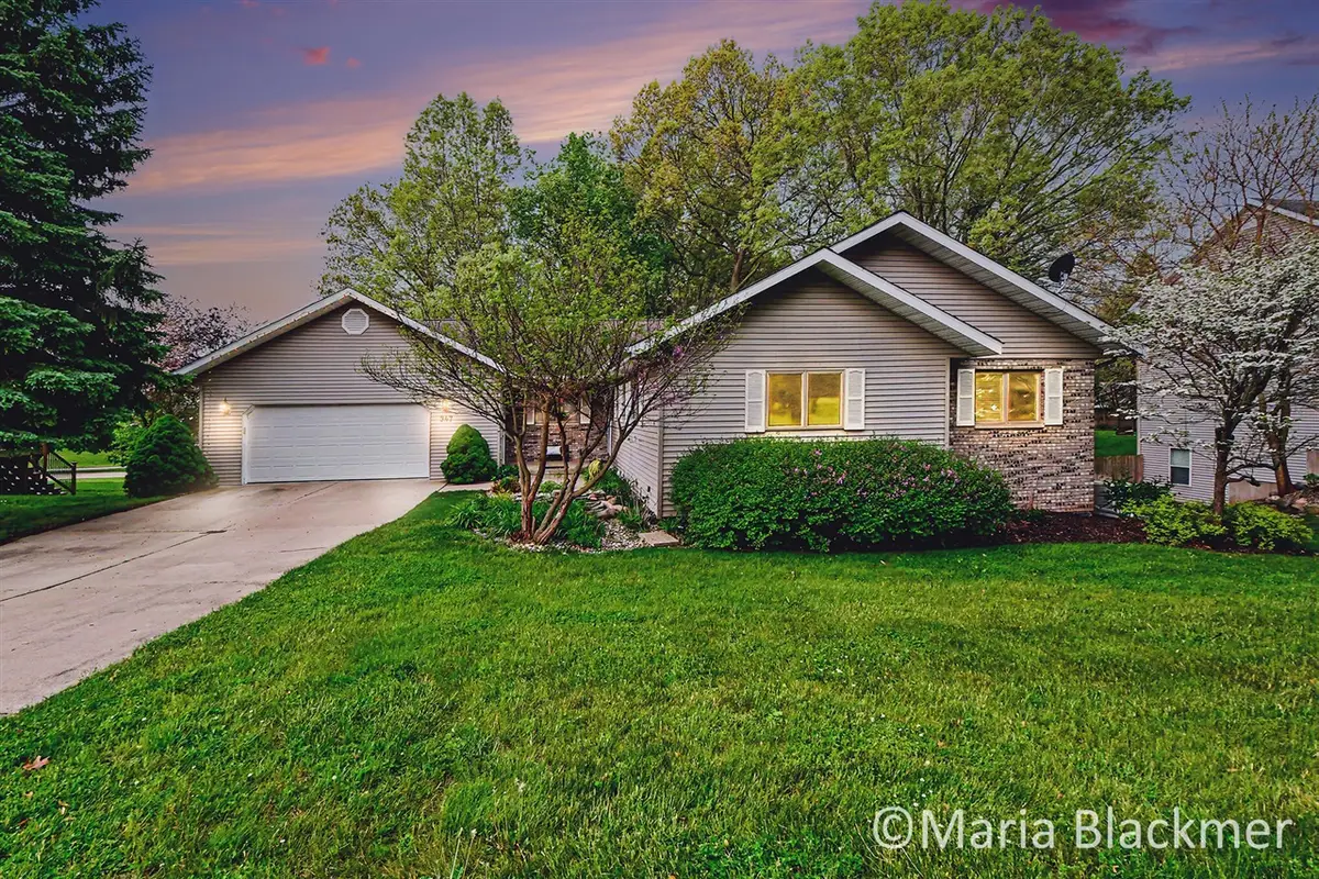 947 Southview, Ionia, MI 48846 - #1
