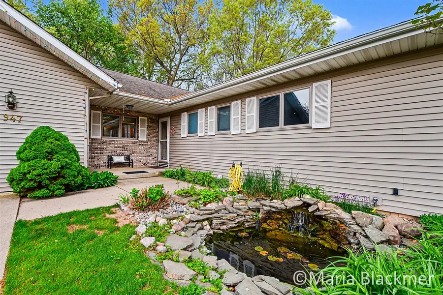 947 Southview, Ionia, MI 48846 - #3