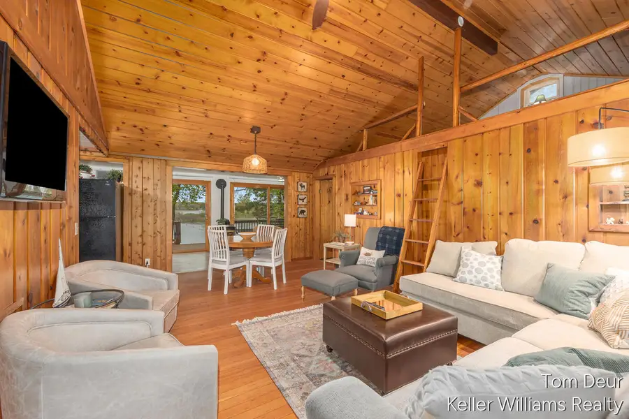 8175 S Island View, Newaygo, MI 49337 - #3