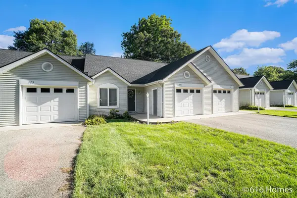 321 Nestlewood, Holland, MI 49424