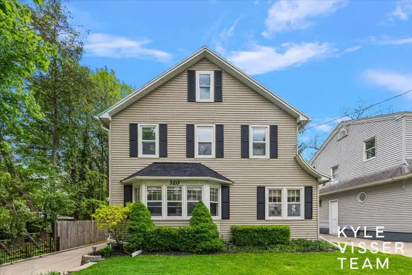320 Gladstone, East Grand Rapids, MI 49506