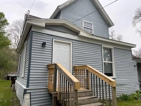 911 N Clinton, Albion, MI 49224